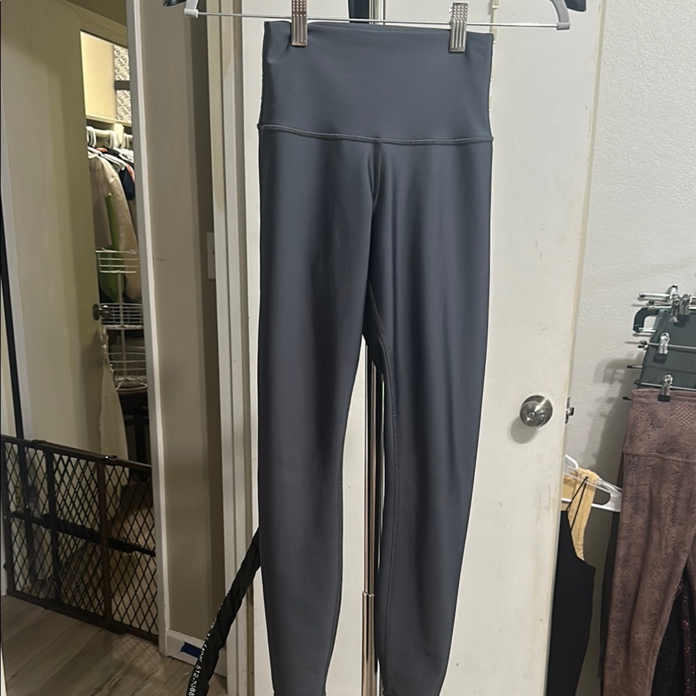 ALO Yoga Anthracite 7/8 High-Waist Airlift Leggings. Like New. XXS